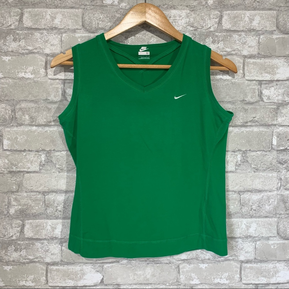 NIKE WOMEN'S WORKOUT TANK APPLE GREEN VNECK EMBROIDERED LOGO SIZE MEDIUM
